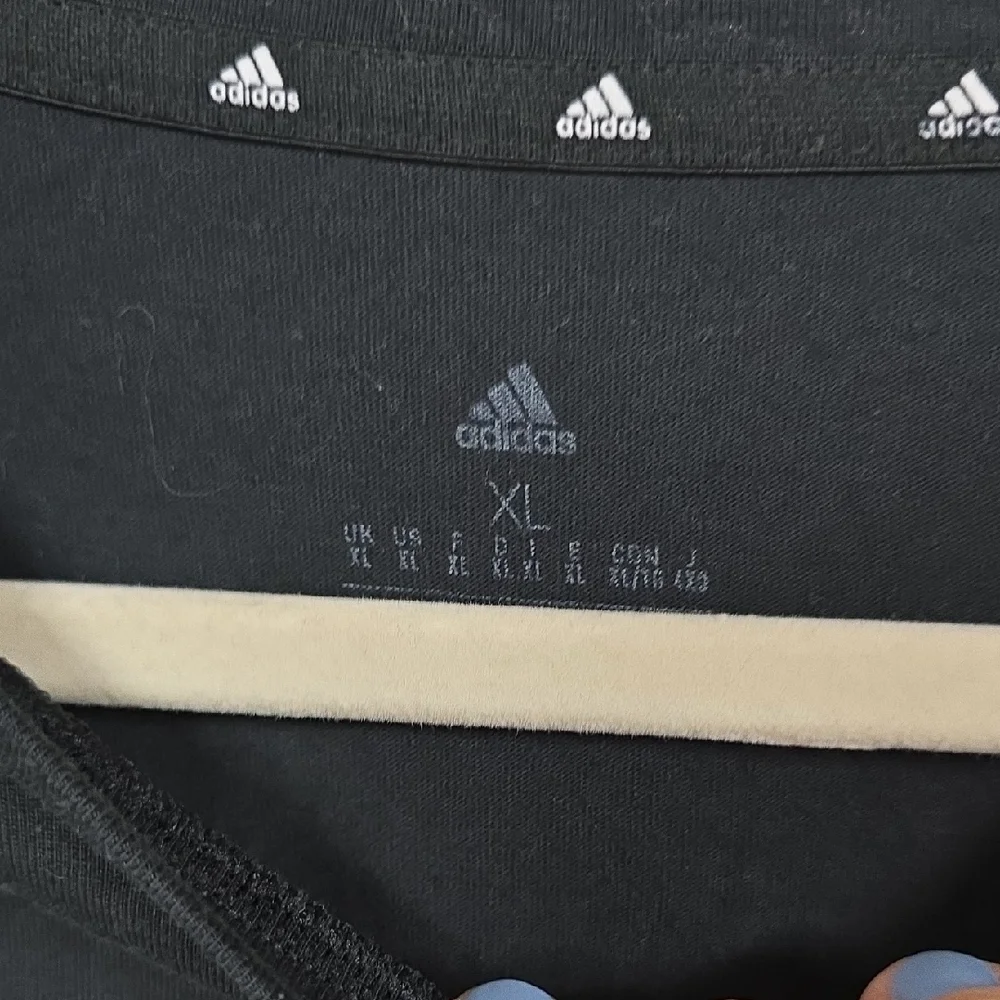 adidas classic black